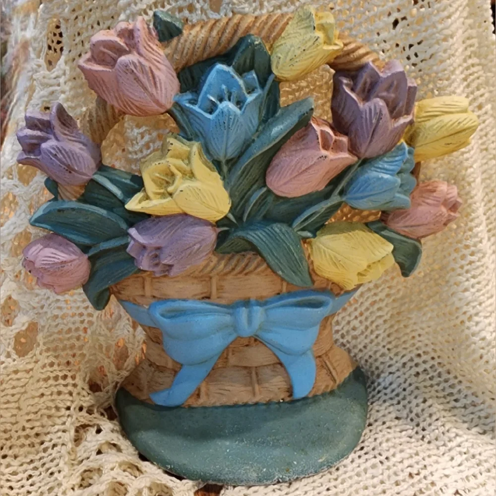 Vintage Midwest Importers of Canon Falls Tulip and Daffodil Basket Doorstop